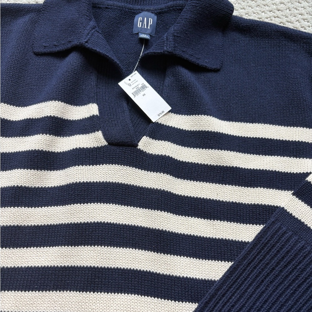 Brand New With Tags GAP Navy and Ivory Sweater XS